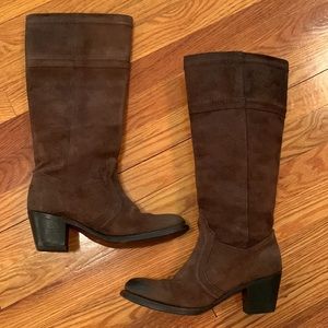 Like New Frye pull on Boots with a heel color Brown size 7 B